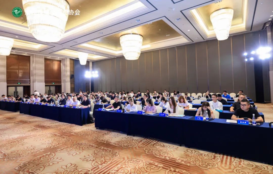 特别关注浙江省服装行业协会童装发展委员会换届会议暨2025童装行业发展分享会成功举行