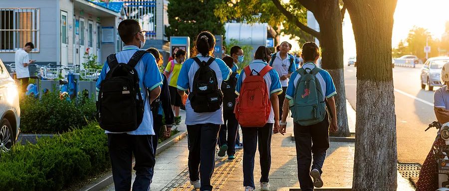 Cre8te新益校园品牌「专属定制」如何让校服成为孩子成长的礼物？