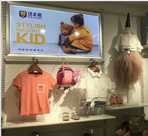 广州越泽服饰：想要童装生意好该如何装修店面？