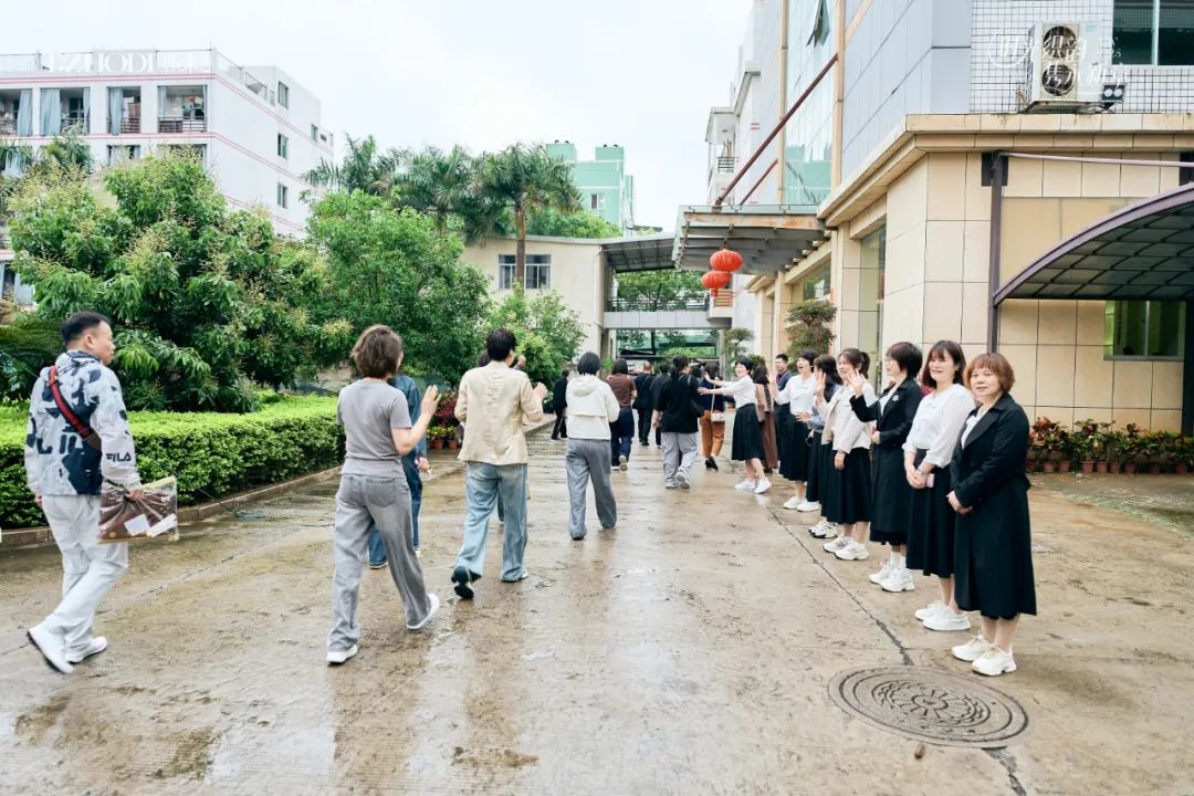 唐朱迪“时光织韵,隽永新装”2025秋冬新品发布会璀璨落幕!