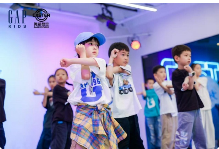 好动是美事！GAP Kids“好动派对”，陪伴儿童天性释放